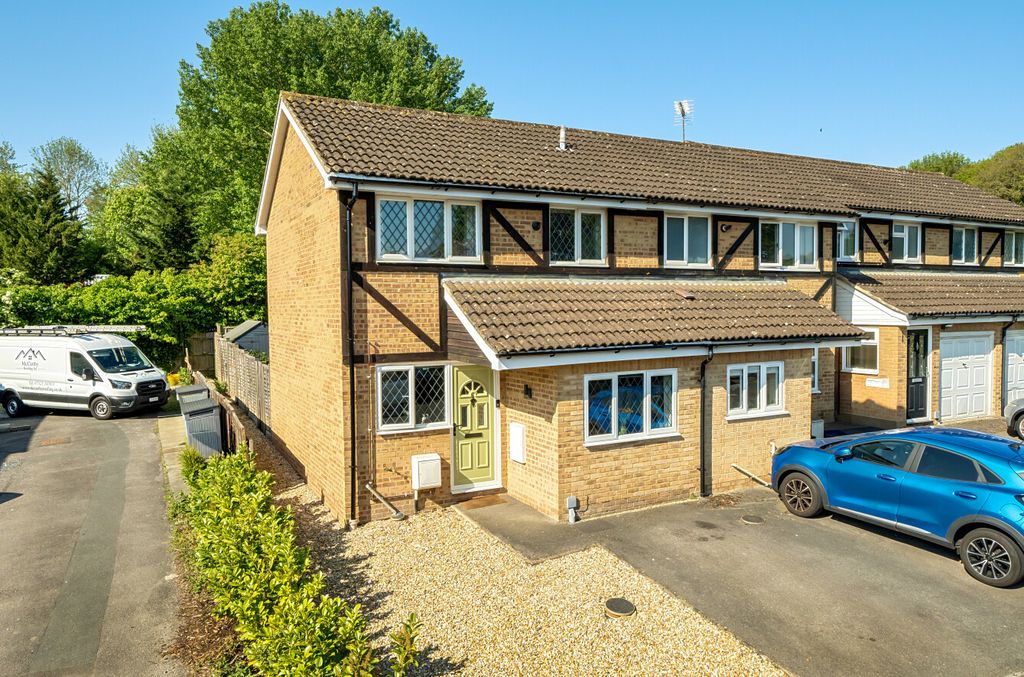2 bed end terrace house for saleChallis Place, Bracknell, Berkshire RG42