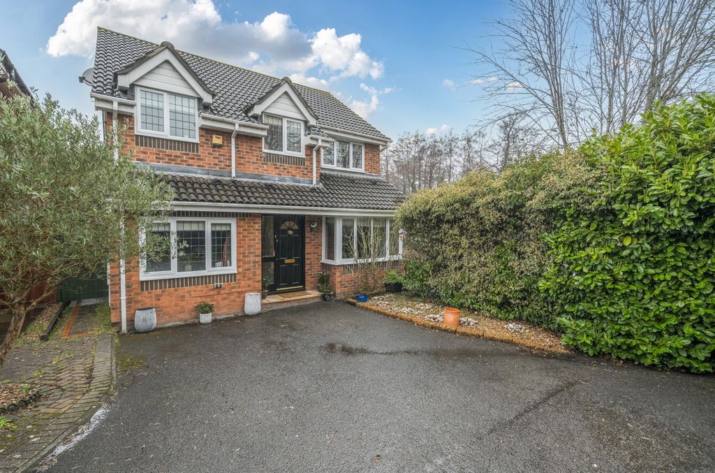 4 bed detached house for saleCressida Chase, Warfield, Bracknell, Berkshire RG42