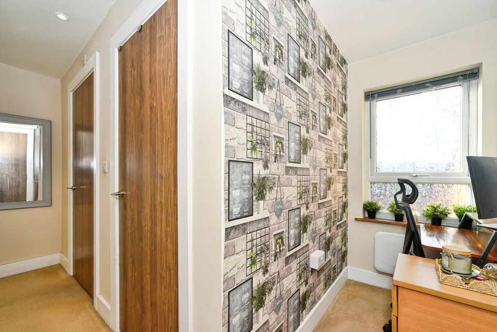 Additional image 10 of 1 bed flat for saleThomas Street, Swindon, Wiltshire SN2