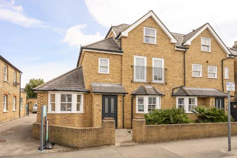 Russell Road, Wimbledon, London SW19