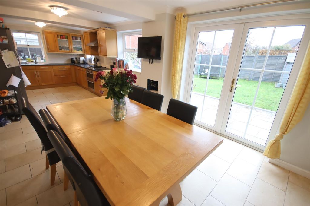 Additional image 2 of 5 bed detached house for saleAintree Drive, Chippenham SN14
