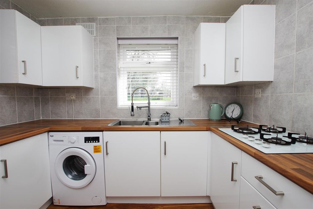 Additional image 4 of 2 bed bungalow for saleChalgrove Field, Freshbrook, Swindon SN5