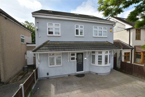 Hillview Avenue, Hornchurch, Essex RM11