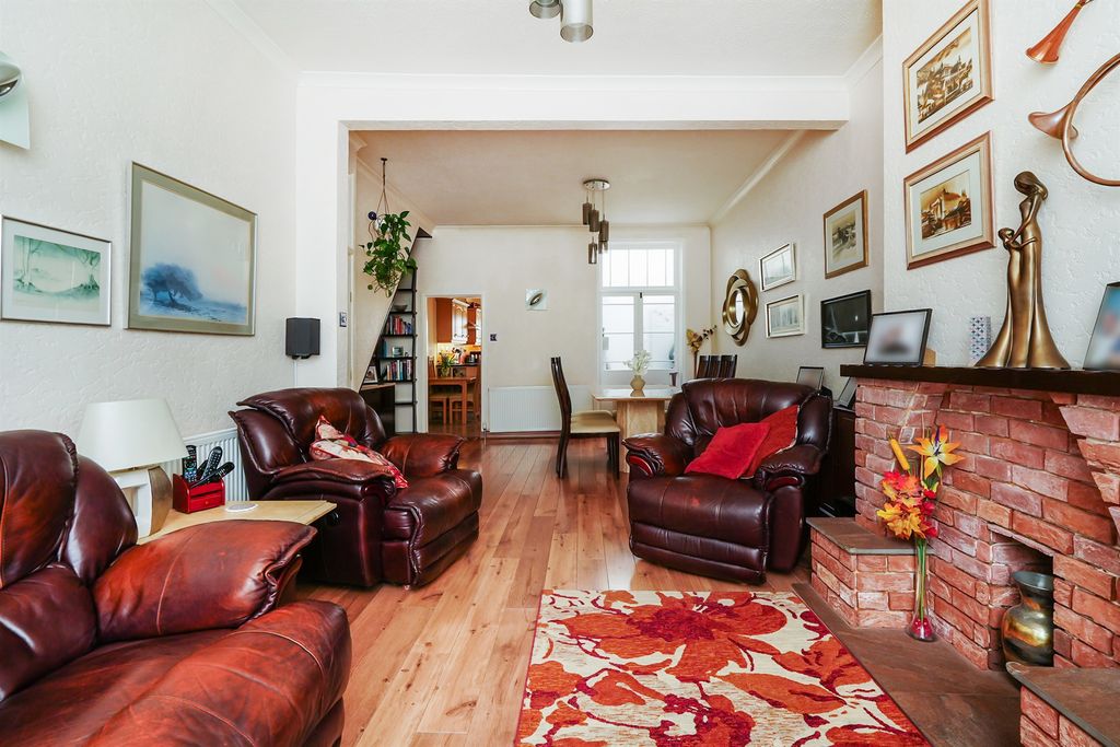 Additional image 4 of 4 bed terraced house for saleKent Road, Swindon SN1