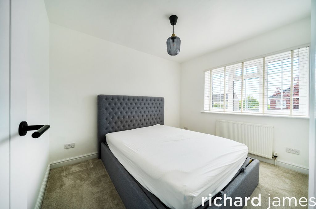 Additional image 13 of 4 bed end terrace house for saleChurch Walk South, Rodbourne Cheney, Swindon SN2