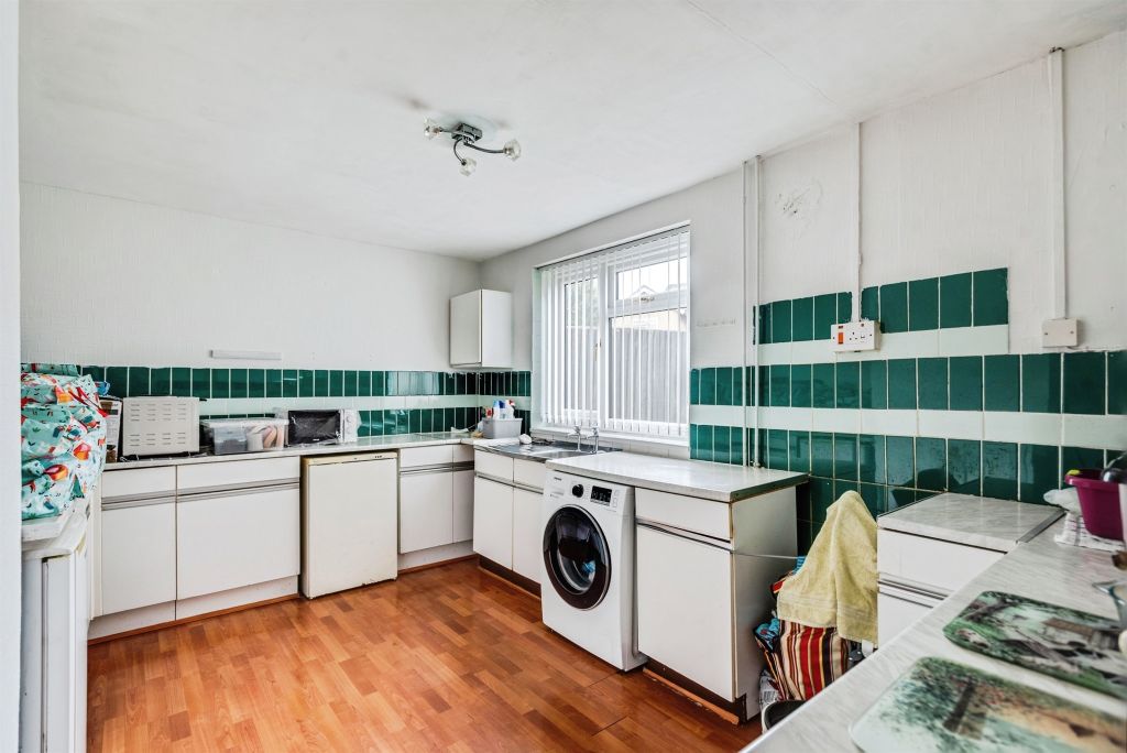 Additional image 4 of 3 bed terraced house for salePinnocks Place, Swindon SN2