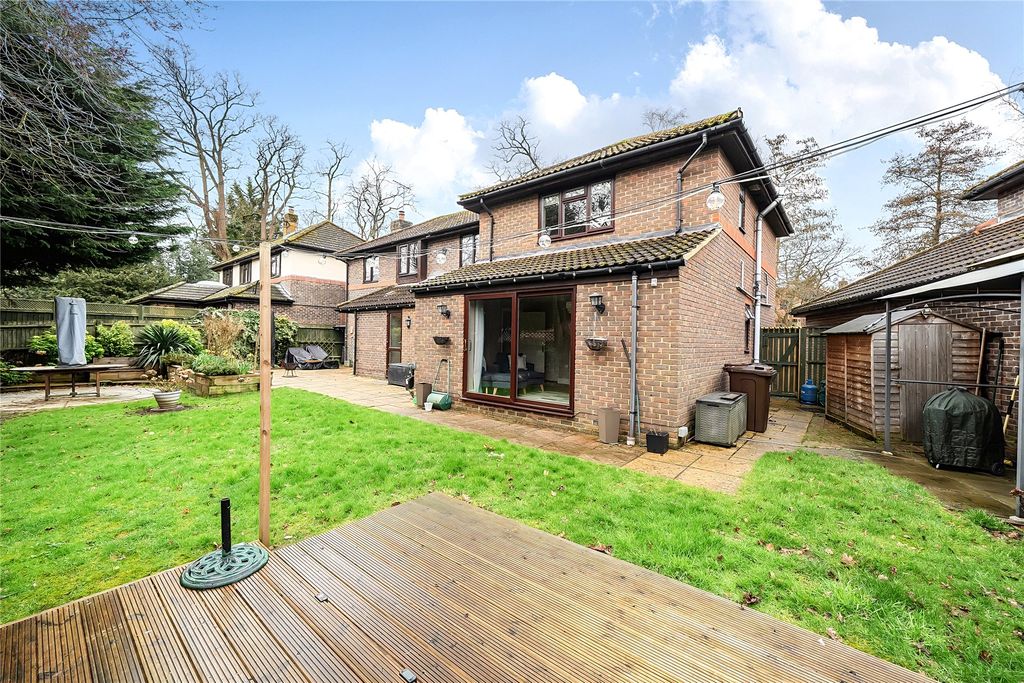 Additional image 16 of 5 bed detached house for saleField Park, Bracknell, Berkshire RG12