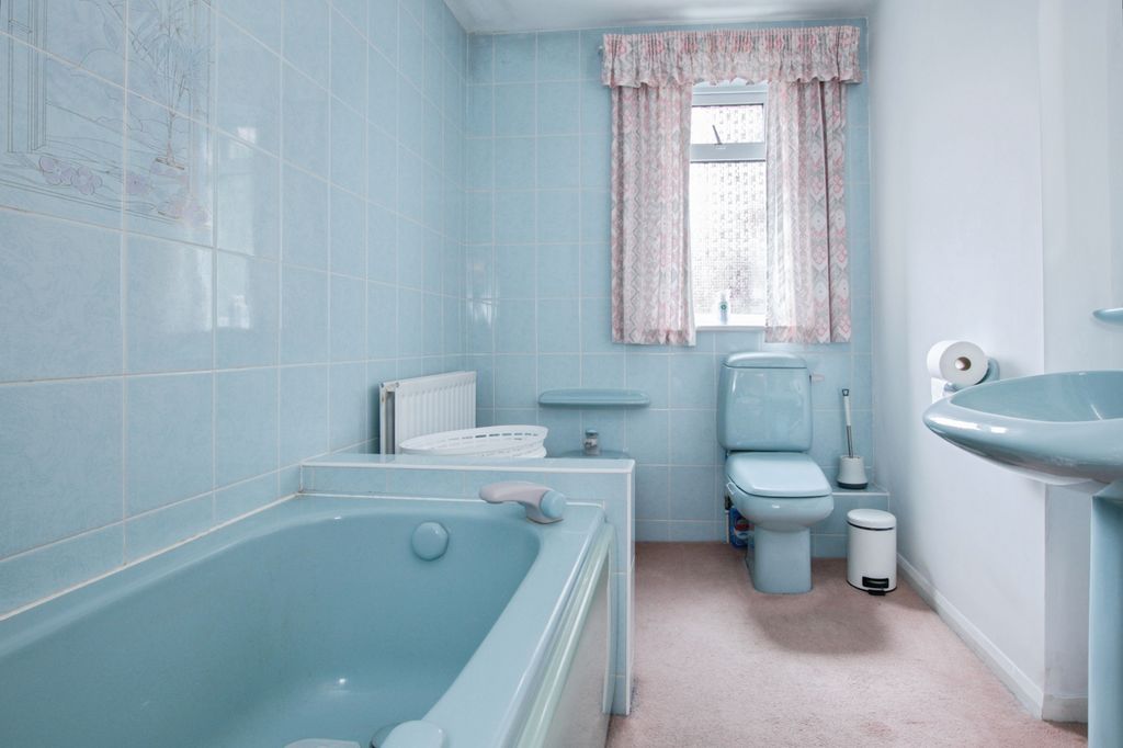 Additional image 10 of 6 bed detached house for saleLyndhurst Road, Salisbury SP5