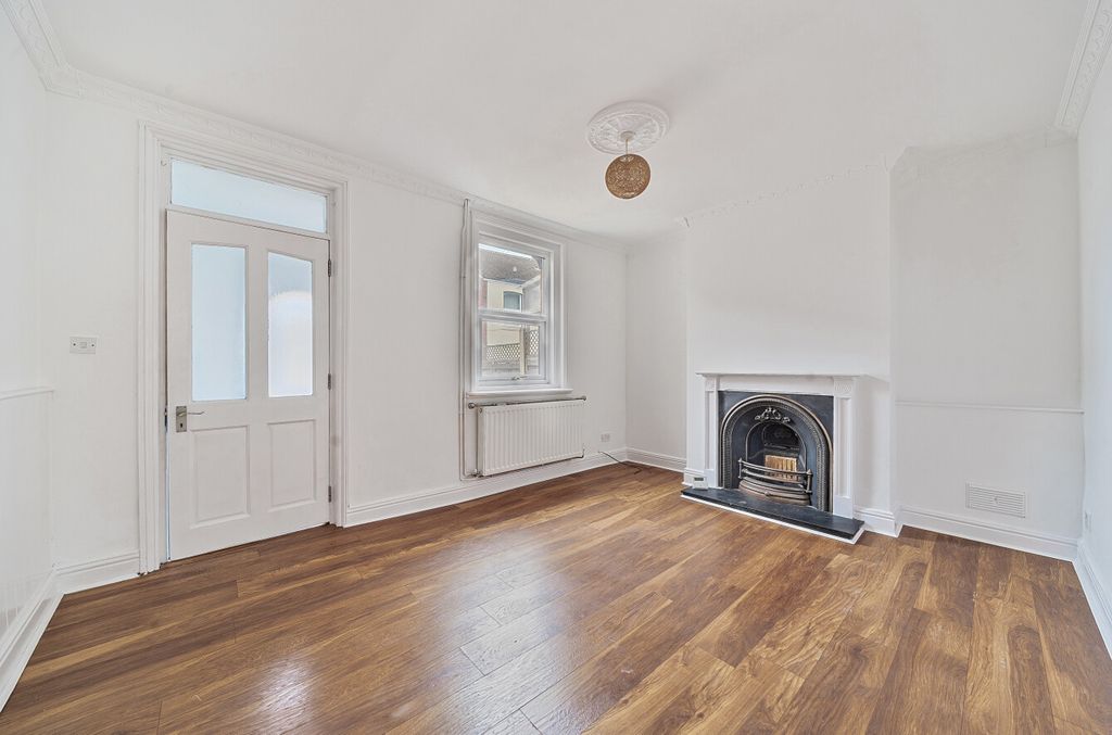 Additional image 2 of 3 bed semi-detached house for saleHigh Street, Wroughton, Wiltshire SN4