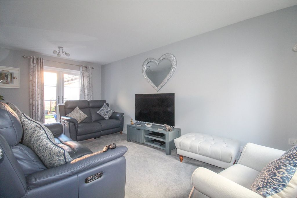 Additional image 4 of 3 bed semi-detached house for saleBarons Crescent, Trowbridge BA14