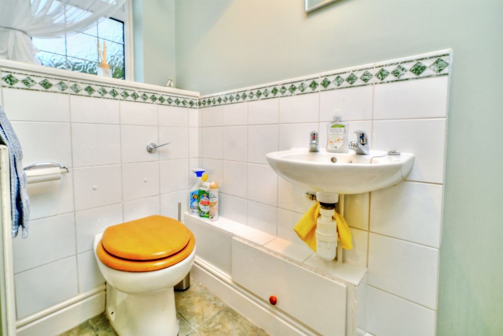 Additional image 15 of 3 bed detached house for saleGlenfield Close, Winterslow, Salisbury SP5