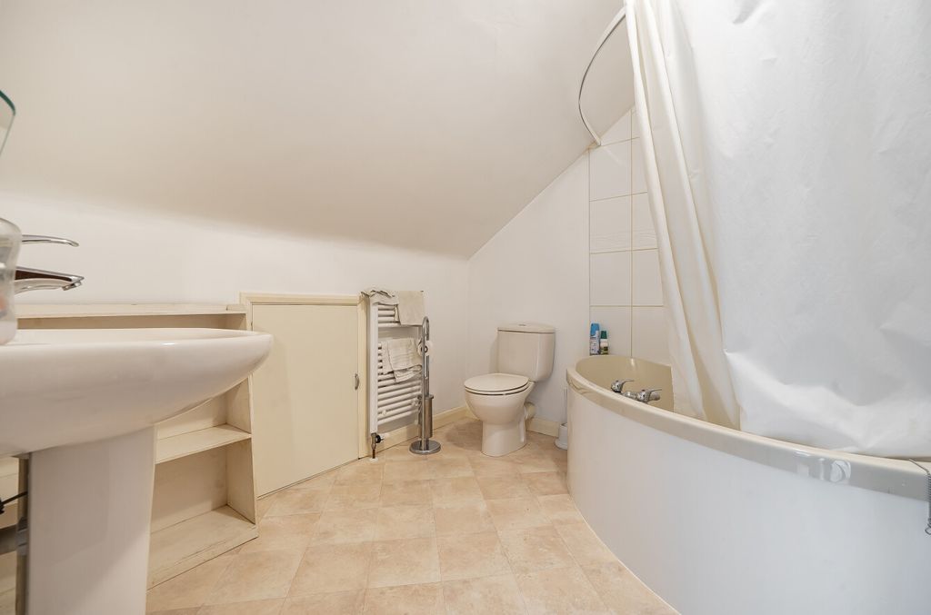 Additional image 16 of 6 bed detached house for saleCarisbrooke Terrace, Chiseldon, Swindon SN4