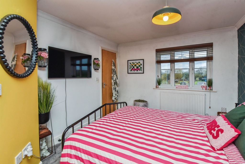 Additional image 13 of 4 bed semi-detached house for saleBowmans Court, Melksham SN12