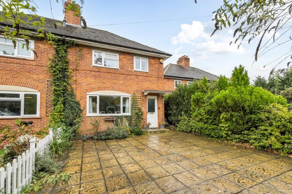 3 bed semi-detached house for saleHayley Green, Bracknell RG42