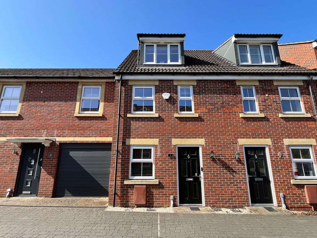 3 bed terraced house for saleSt. James Gardens, Trowbridge BA14