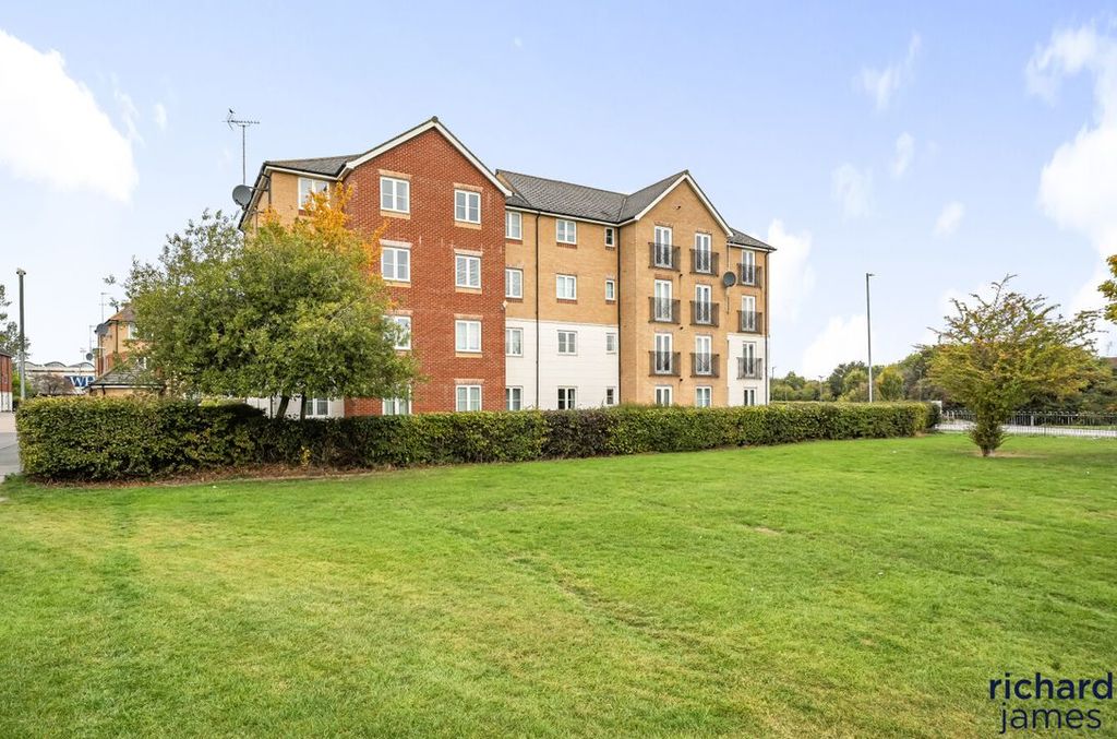 Additional image 11 of 2 bed flat for saleTwickenham Close, Stratton St Margaret, Swindon SN3