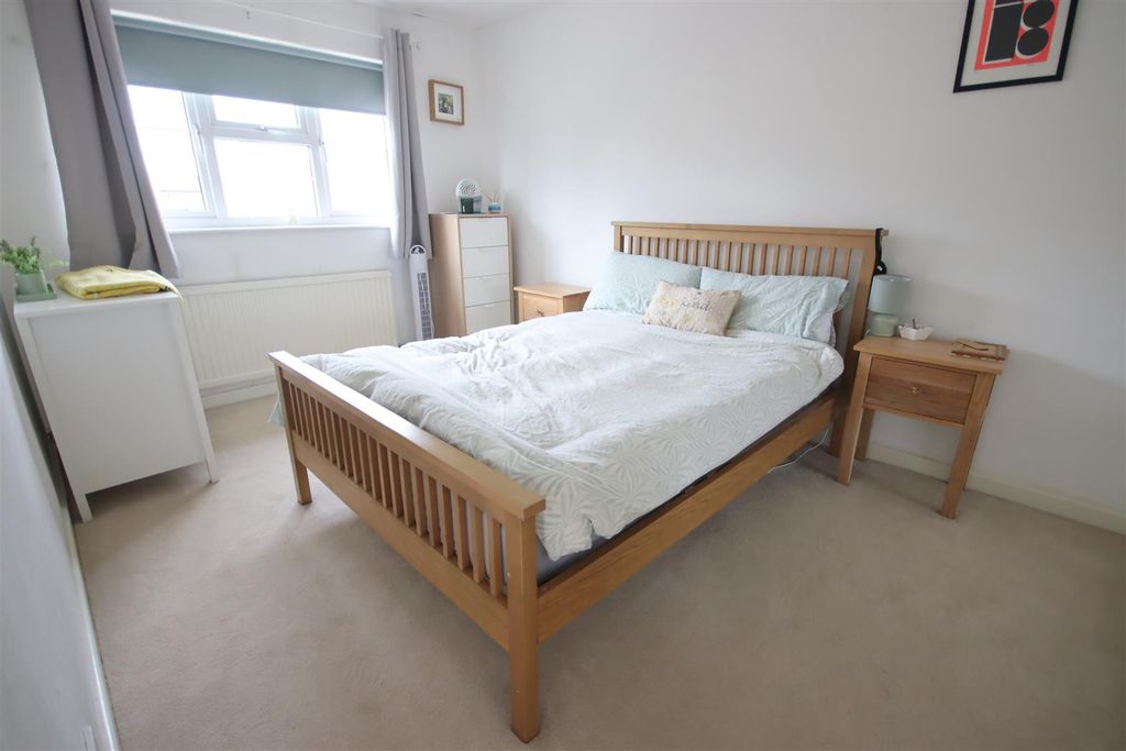 Additional image 9 of 3 bed semi-detached house for saleHolland Close, Chippenham SN15