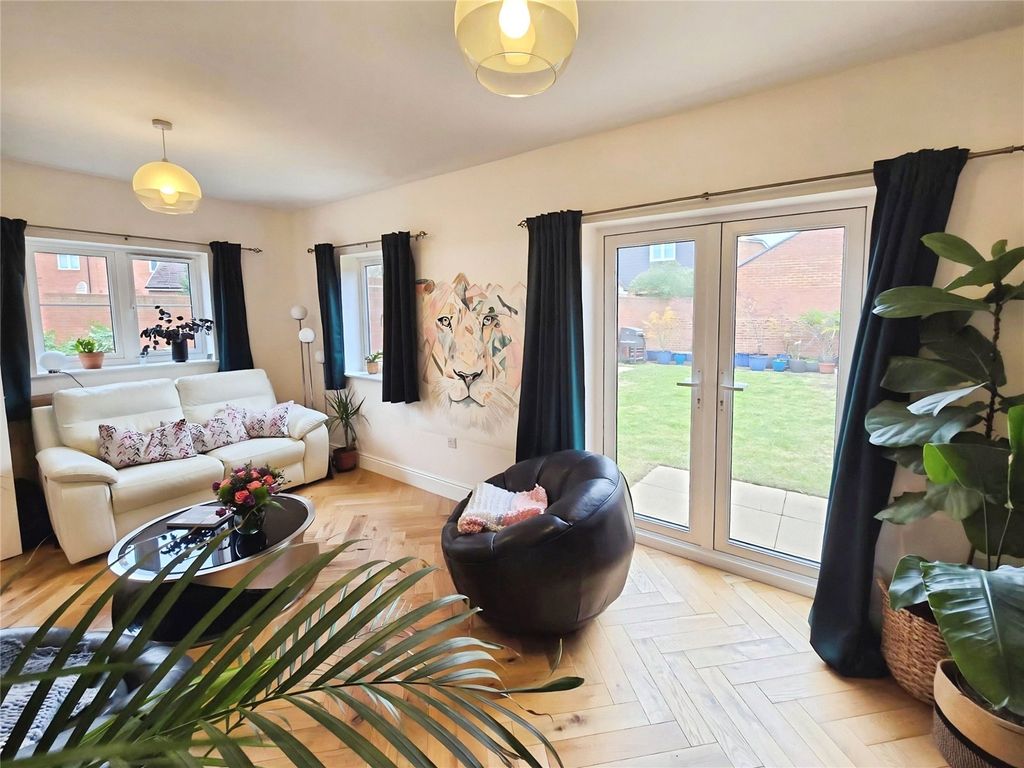 Additional image 3 of 3 bed detached house for saleRedstart Croft, Bracknell, Berkshire RG12