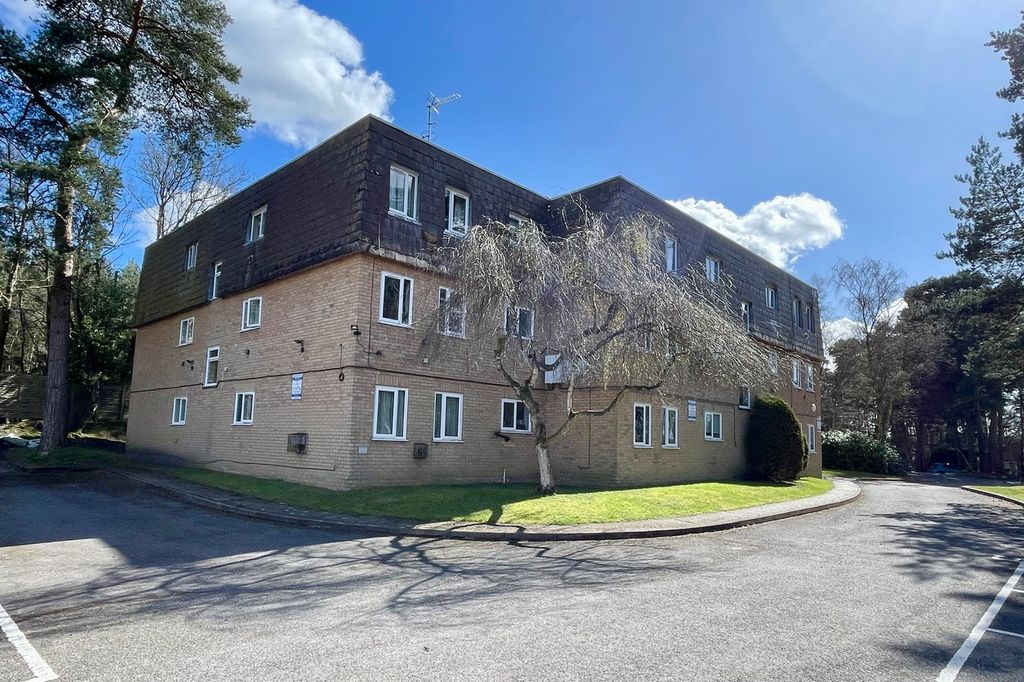 1 bed flat for saleWoodlands Court, Owlsmoor, Sandhurst GU47