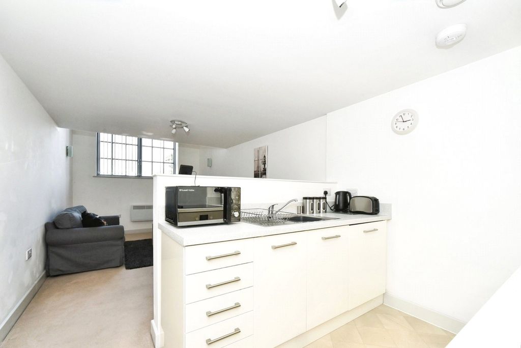 1 bed flat for saleChain Testing House, Evening Star Lane, Swindon SN2 photo 5