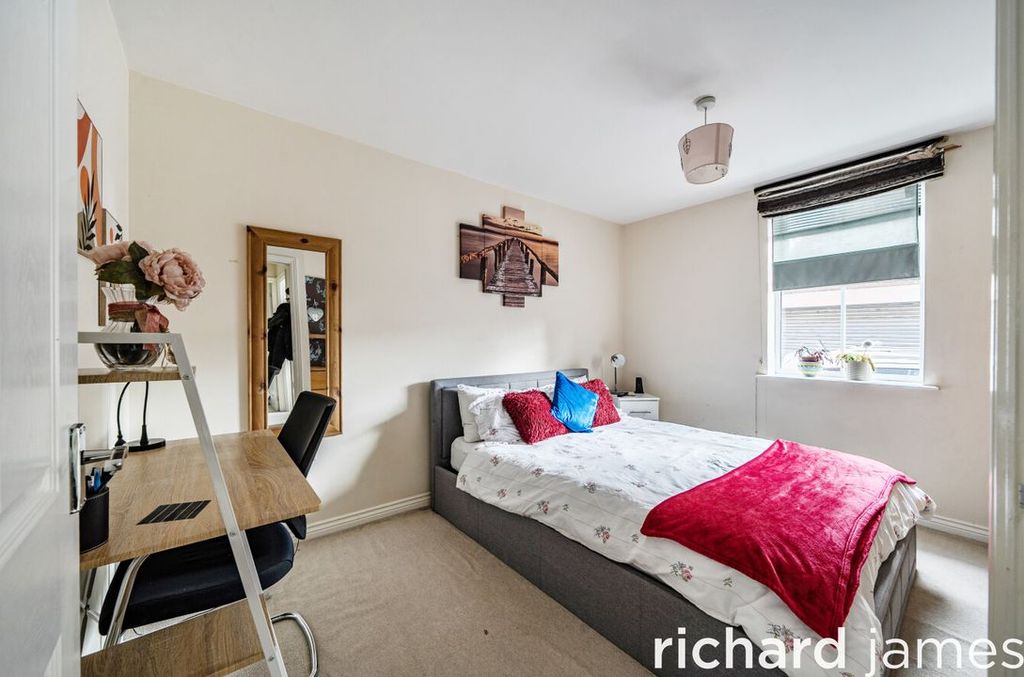 Additional image 10 of 2 bed flat for saleKimmeridge Court, Ripley Road, Old Town SN1