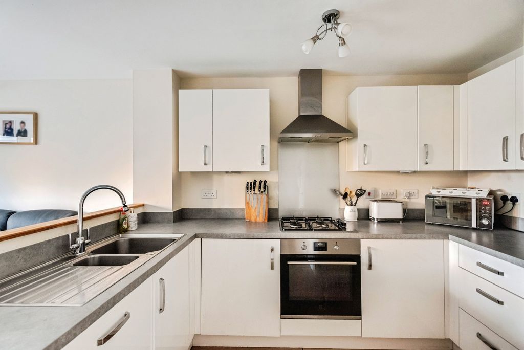 Additional image 16 of 3 bed semi-detached house for saleBeckett Strand, Swindon, Wiltshire SN1