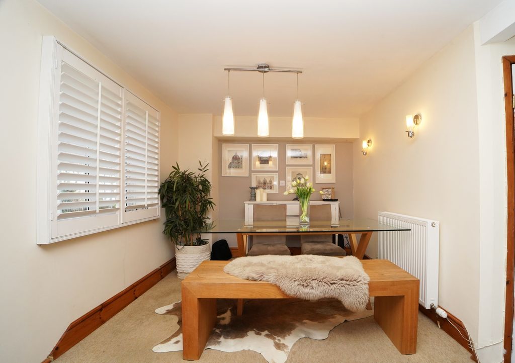 Additional image 7 of 3 bed semi-detached house for saleLechlade Road, Highworth SN6