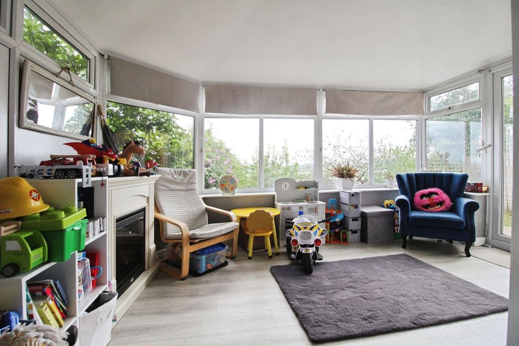 Additional image 8 of 3 bed semi-detached house for saleThe Dormers, Highworth SN6