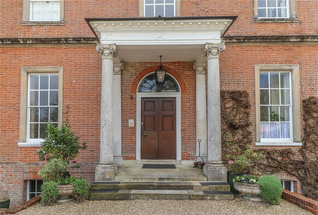 2 bed flat for saleRamridge Park, Andover, Hampshire SP11