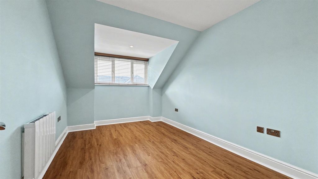 Additional image 7 of 2 bed flat for saleLondon Road, Ascot SL5