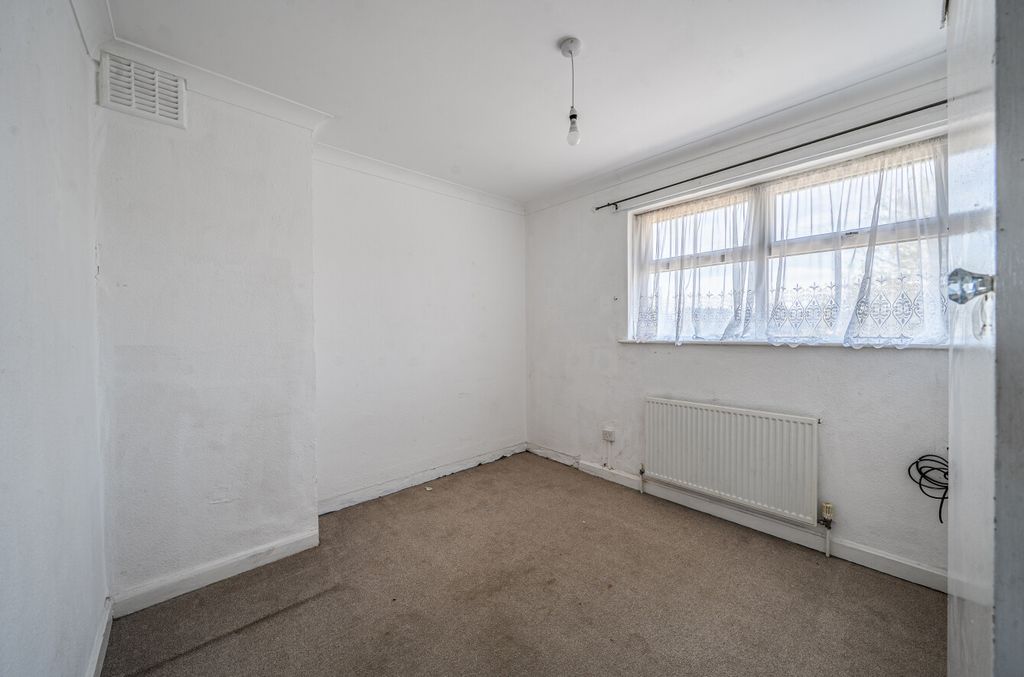 Additional image 7 of 3 bed semi-detached house for saleStation Road, Chiseldon, Swindon SN4