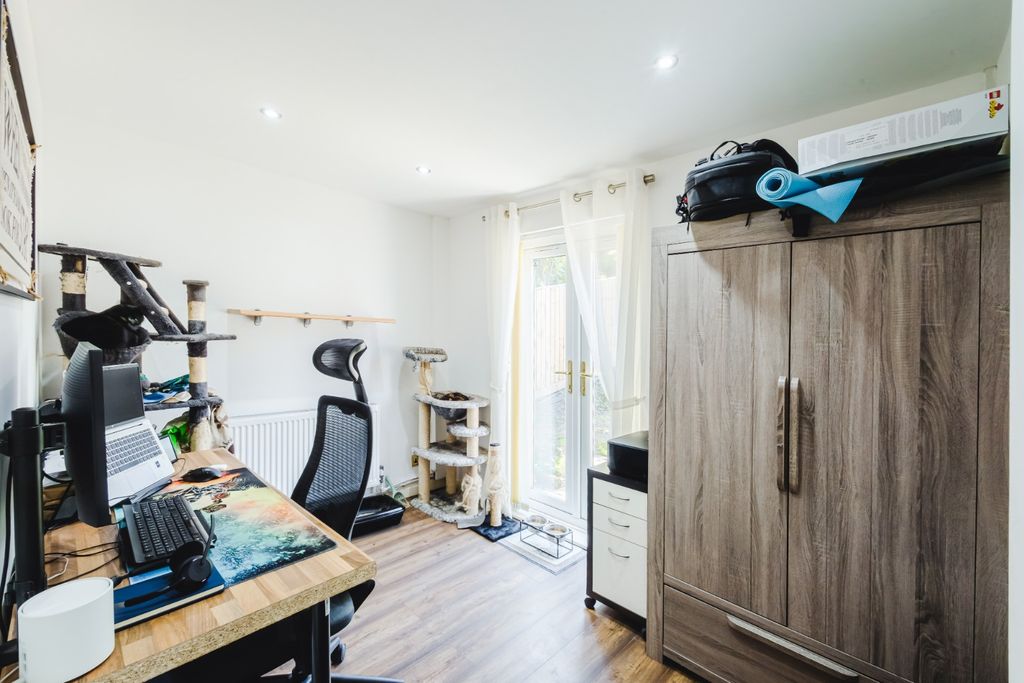 Additional image 21 of 3 bed detached house for saleHighworth, Wiltshire SN25