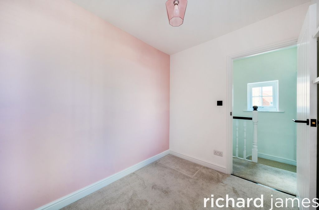 Additional image 15 of 4 bed end terrace house for saleChurch Walk South, Rodbourne Cheney, Swindon SN2