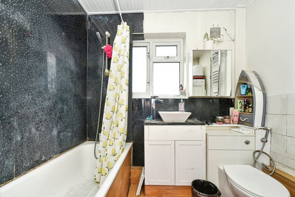 Additional image 6 of 2 bed flat for saleSomerville Road, Swindon SN3