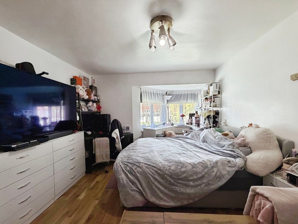 Additional image 3 of Studio for saleMount Lane, Bracknell, Berkshire RG12