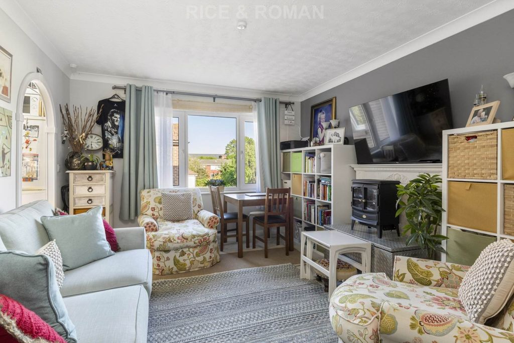 1 bed flat for saleWinterbourne Court, Bracknell RG12 photo 2