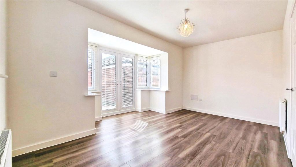 Additional image 12 of 4 bed detached house for saleSt. Georges Park, Binfield, Bracknell, Berkshire RG42