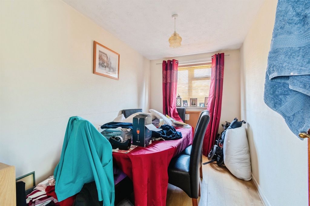 Additional image 10 of 3 bed detached bungalow for saleConway Road, Chippenham SN14