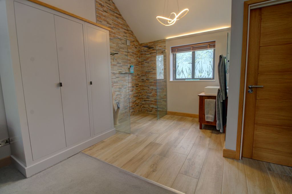 Additional image 12 of 4 bed semi-detached house for saleLily Hill Road, Bracknell RG12