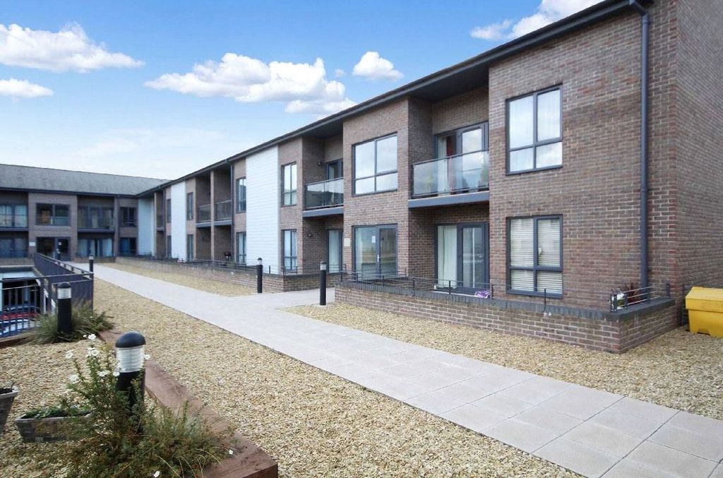 2 bed flat for saleRokeby House, Firefly Avenue, Swindon SN2