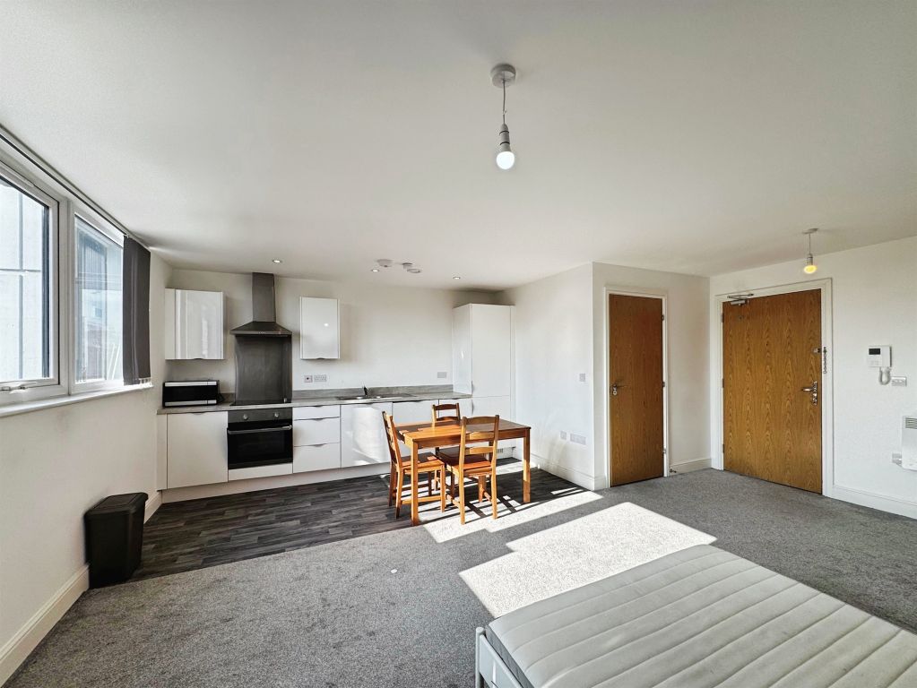 Studio for saleFleming Way, Swindon SN1 photo 3
