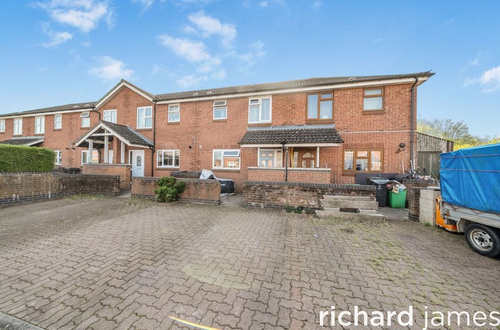 2 bed terraced house for saleGrandison Close, The Prinnels, Swindon SN5