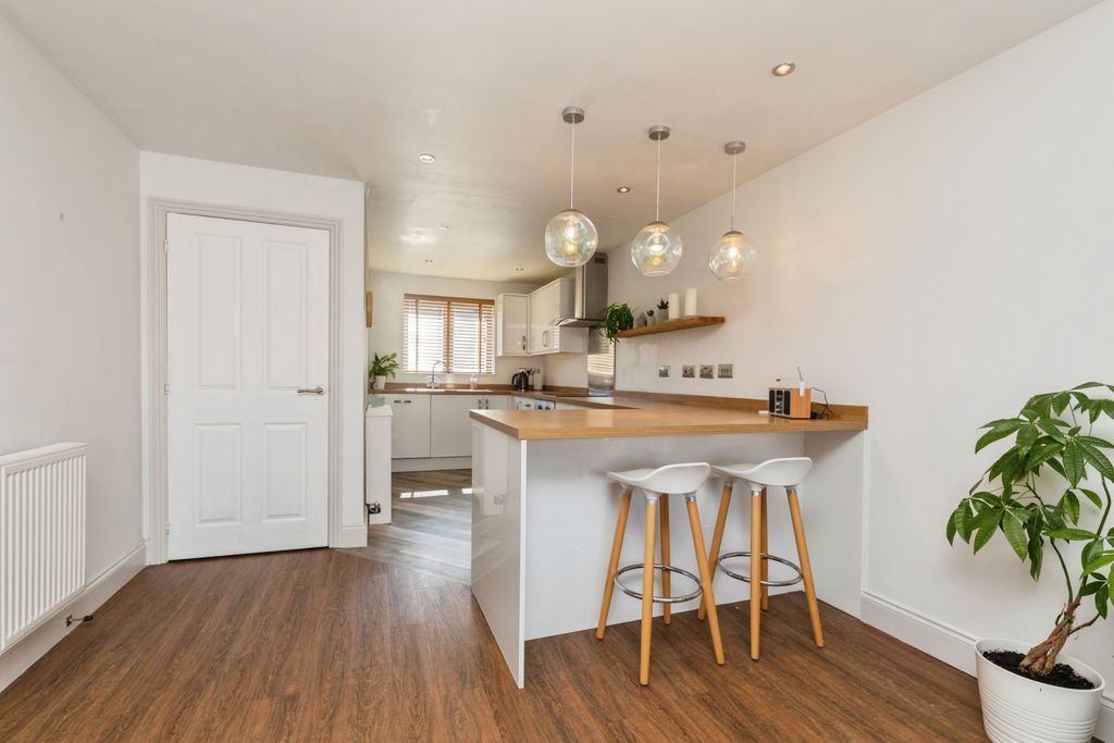 Additional image 7 of 3 bed semi-detached house for saleRoyal Field Close, Chippenham SN14