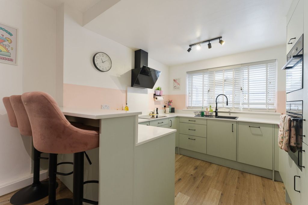 Additional image 2 of 4 bed terraced house for saleWyndham Road, Salisbury SP1