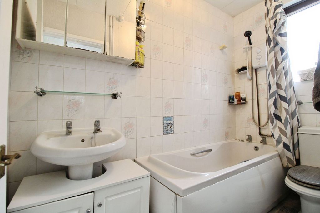 Additional image 9 of 3 bed semi-detached house for saleSpringfield Crescent, Royal Wootton Bassett SN4
