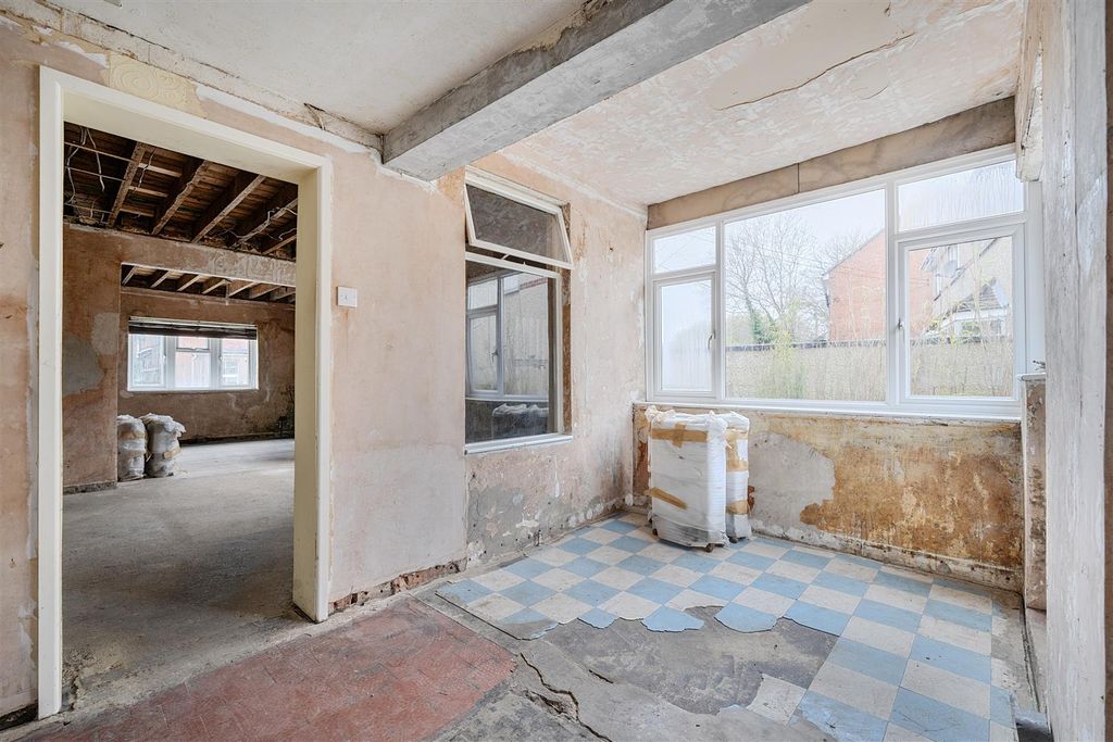 Additional image 7 of 3 bed semi-detached house for saleDevizes Road, Wroughton SN4
