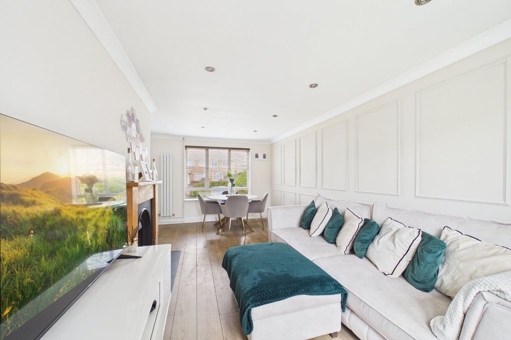 Additional image 2 of 2 bed terraced house for saleClive Green, Bracknell, Bracknell Forest RG12