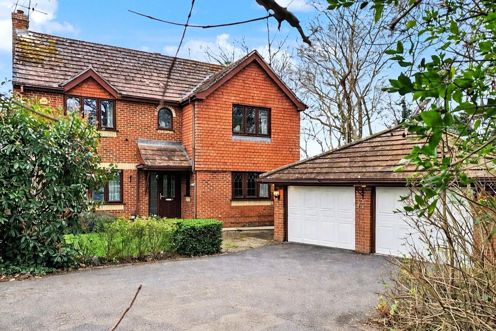 4 bed detached house for saleOrmathwaites Corner, Warfield, Bracknell, Berkshire RG42