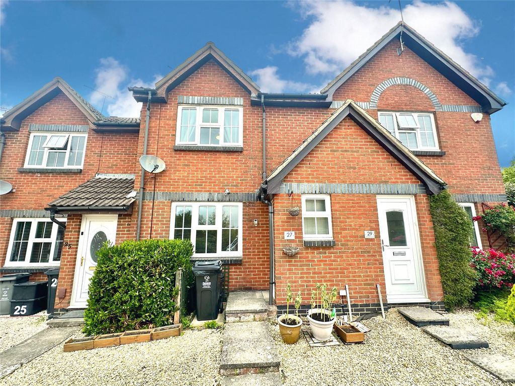3 bed terraced house for saleHarvester Close, Swindon SN5
