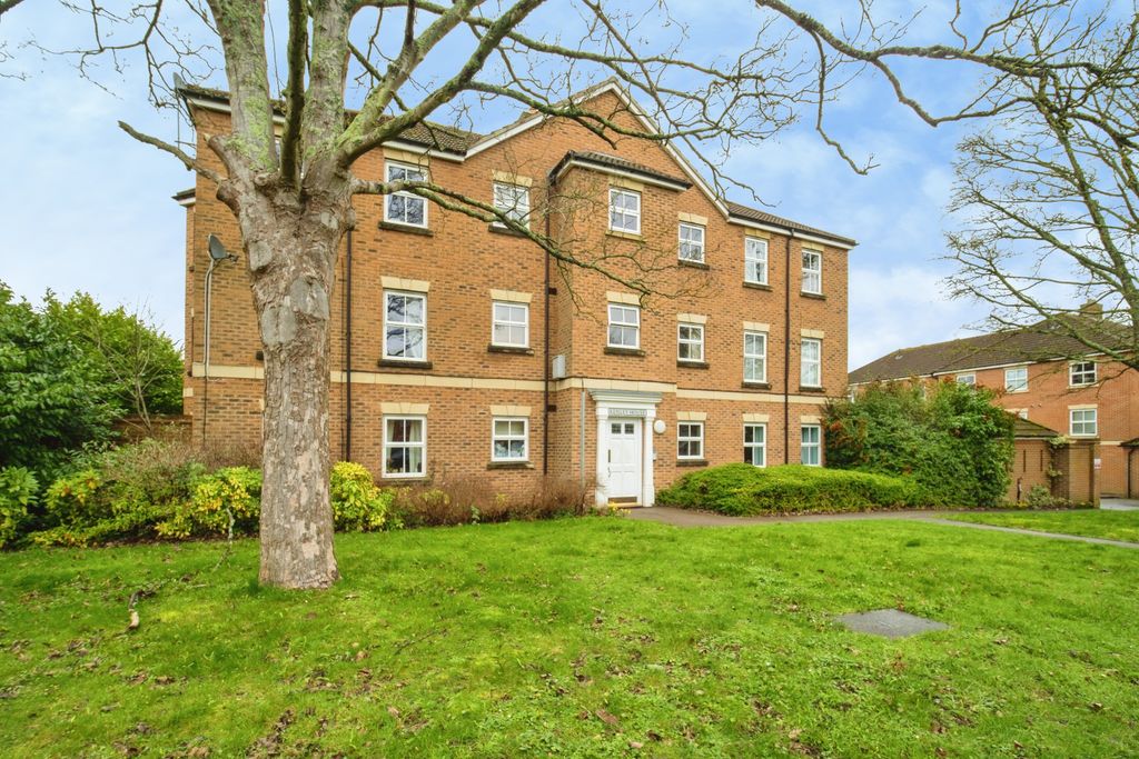 Additional image 20 of 2 bed flat for saleSycamore Rise, Bracknell RG12
